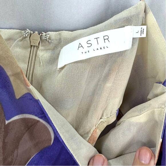 ASTR the Label Sanger Maxi Dress Open Cut-Out Side Purple Peach Swirl Size Large - Picture 9 of 9